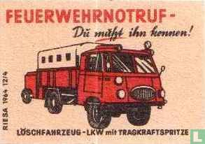 Feuerwehrnotruf - Lkw mit Tragkraft mit spritze