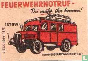 Feuerwehrnotruf -Rettungs Geratewagen