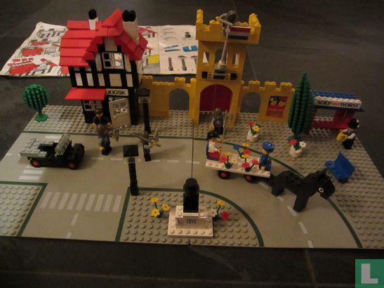 Lego 1592 Town Square - Castle Scene - Afbeelding 2