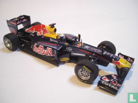 Red Bull RB7 - Renault