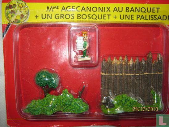 Banquet de Mme agecanomix au + bosquet gros ONU + une palissade - Image 1