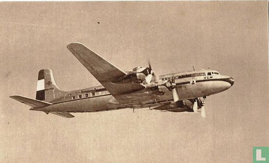 Hoog boven de aarde vliegt de DC-6 naar verre landen. - Afbeelding 1