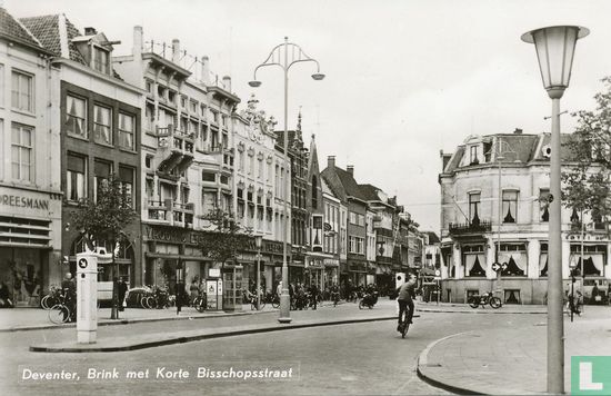 Deventer, Brink met Korte Bisschopsstraat - Afbeelding 1