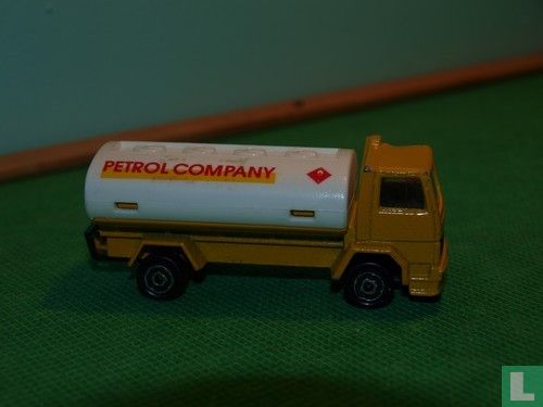 Ford Cargo tankwagen 'Petrol Company' - Afbeelding 2