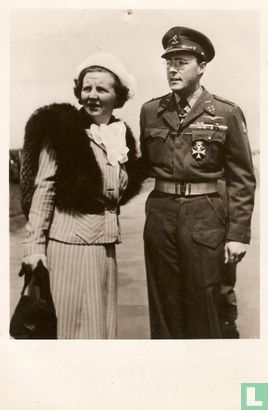 Het Prinselijk Paar na de benoeming van Z.K.H. Prins Bernhard tot Commandeur van de Militaire Willems-orde