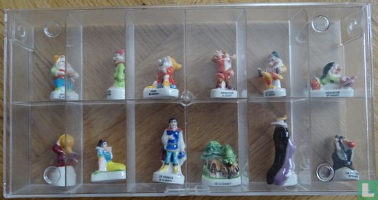 Snow White and the Seven Dwarfs Epiphany figurines