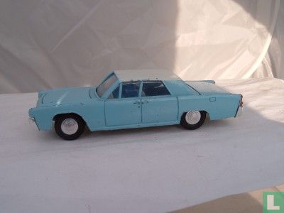 Lincoln Continental - Image 2