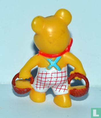 Bear with two baskets - Image 2