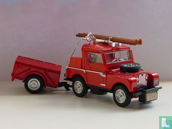 Land Rover Fire Engine - Image 3