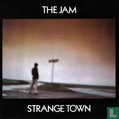 Strange Town - Afbeelding 1