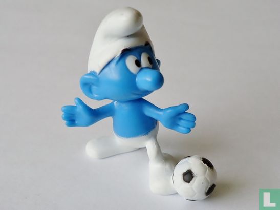 Football Smurf - Image 1