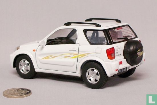 Toyota RAV4 3 Door Hardtop - Image 2