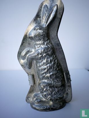 Standing Boxing Hare / Rabbit - Bild 1