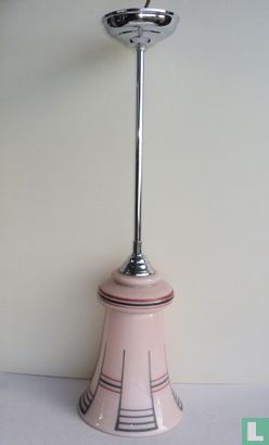 Retro plafondlamp. chroomstaal met roze glazen kap