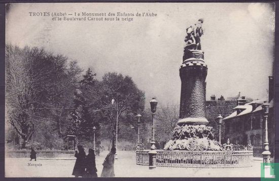 Troyes, Le Monument des Enfants de l´Aube et le Boulevard Carnot sous la neige