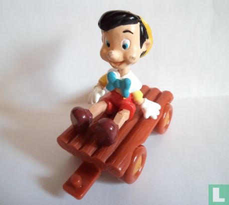 Pinocchio on lorrie