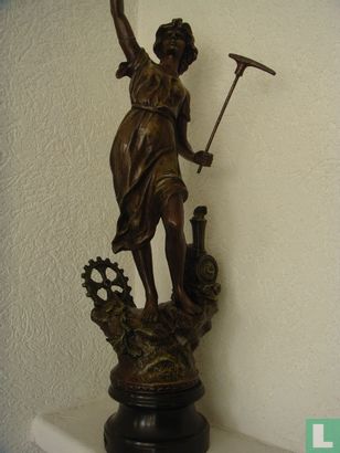 Metallskulptur auf Ständer  - Bild 1