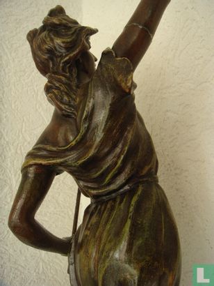 Metallskulptur auf Ständer  - Bild 2