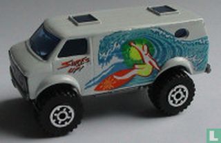 4X4 Chevy Van 'Surf's Up'