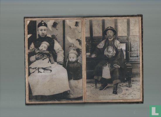 Mapje met zeer oude chinese foto's  - Afbeelding 2