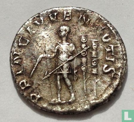 Romeinse rijk  AR Denarius Maximus Caesar 235 -238 n.Chr.,  - Afbeelding 2