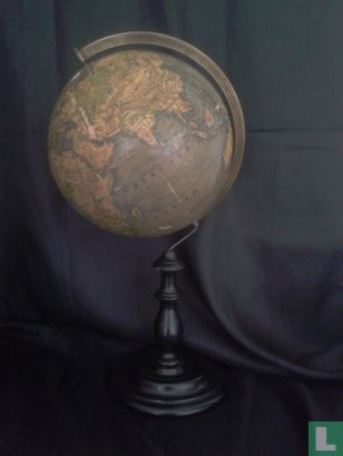 Der Globus gezechnet von Prof. Dr. Otto Delitsch - Afbeelding 1