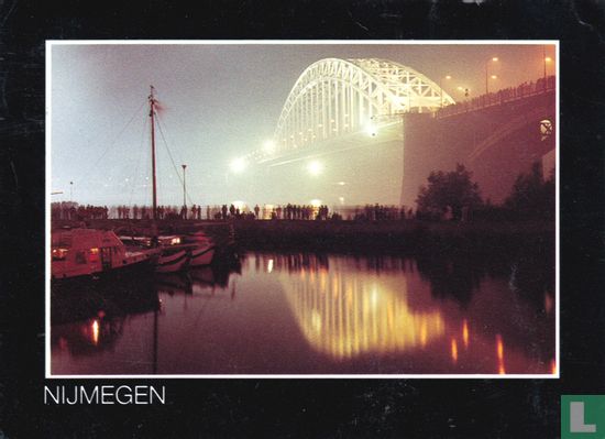 Nijmegen, zwevende Waalbrug