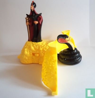 Jafar with hose - Image 1