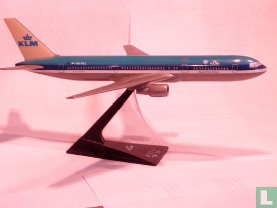 KLM - 767-300 (01) - Bild 1