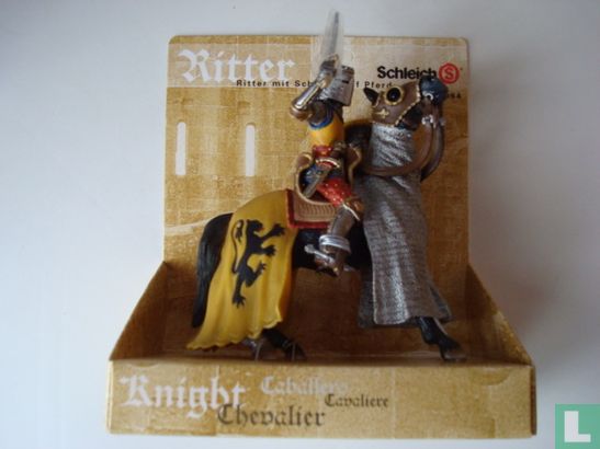 Knight on horse with sword - Image 3