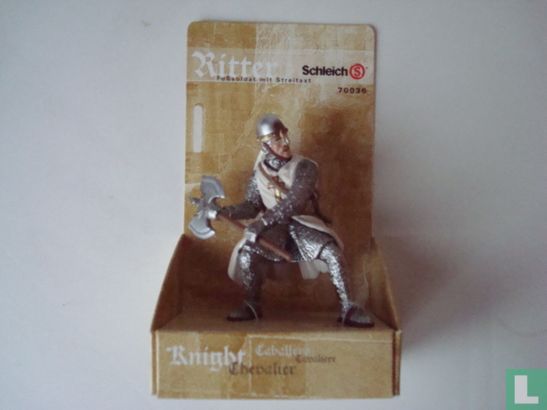Knight with axe - Image 3