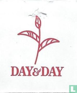 Day & Day Tea Bag - Image 3