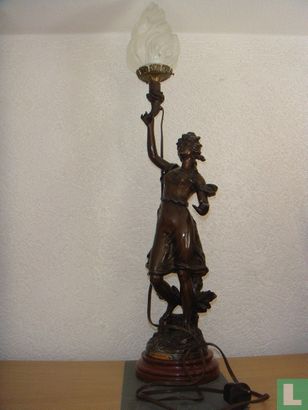 Lamp op beeld Chrysanthème Gesigneerd L. Guillemin   - Image 1