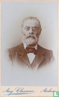 Herr Binterim mit Brille - Image 1