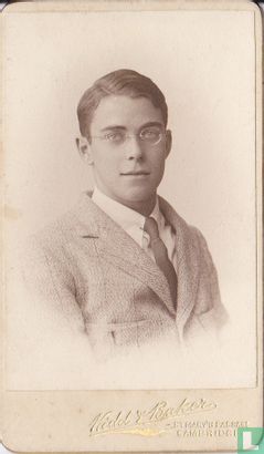 Cambridge Student with glasses and tie - Afbeelding 1