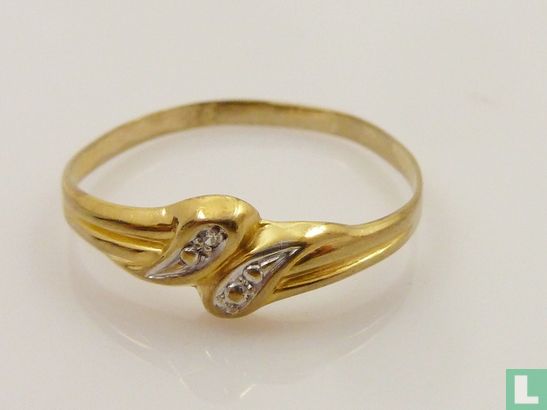 Gouden ring met een briljantje - Afbeelding 1