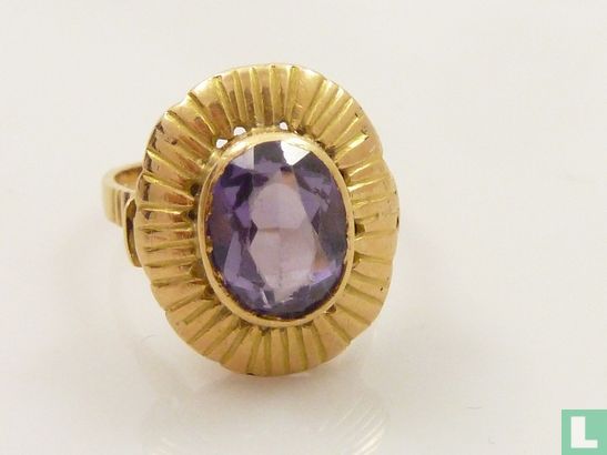 Gouden ring met paarse steen - Afbeelding 2