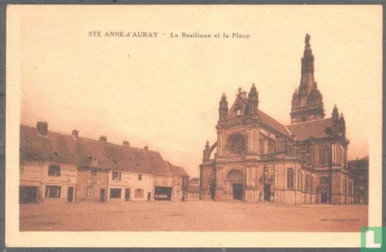 Sainte-Anne-d'Auray, La Basilique et la Place