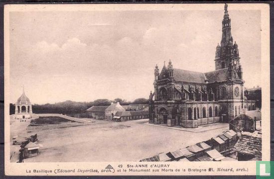 Sainte Anne d´Auray, La basilique et le Monument aux Morts de la Bretagne