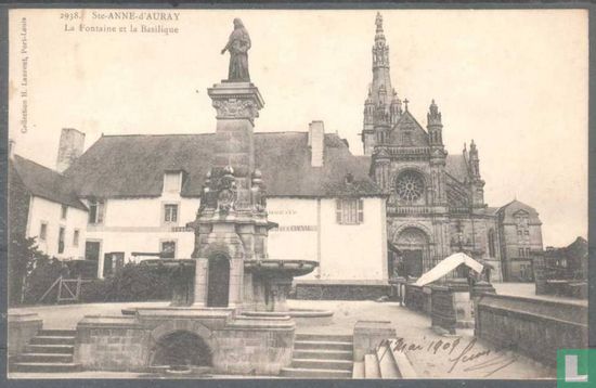 Sainte-Anne-d'Auray, La Fontaine et la Basilique