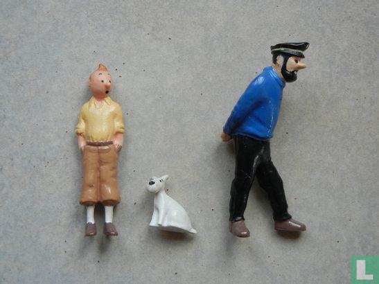 Tintin avec les mains dans les poches de pantalon - Image 2