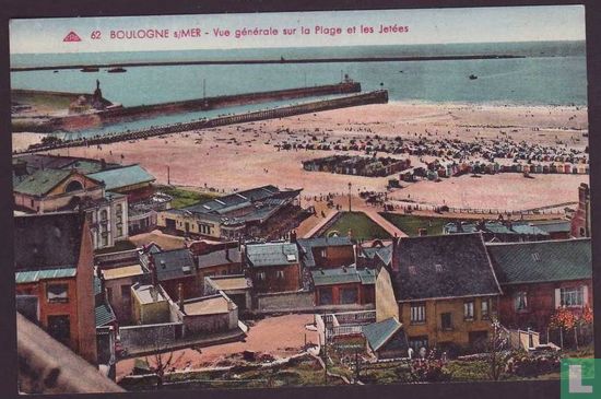 Boulogne-sur-Mer, Vue generale sur la Plage et les Jetees