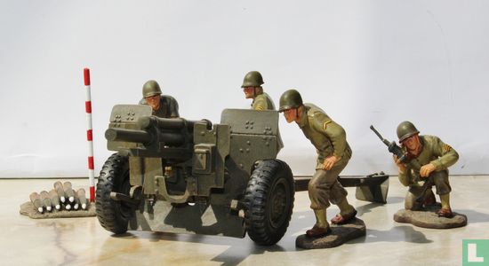 WWII 105mm howitzer and crew  - Afbeelding 2
