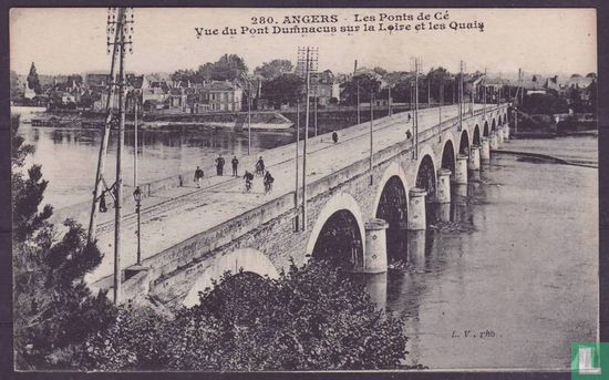Angers, Les Ponts de Ce - Vue du Pont Dumnacus sur la Loire et les Quais