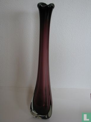Hoge paarse vaas - Afbeelding 1