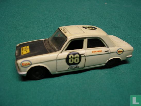 Peugeot 304 Berline #88 - Image 1