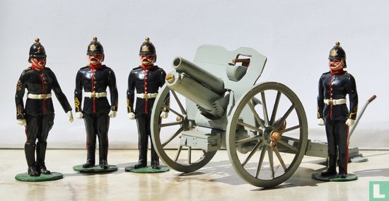 4.6 Howitzer with 4-man review order detachment (1914) - Afbeelding 1