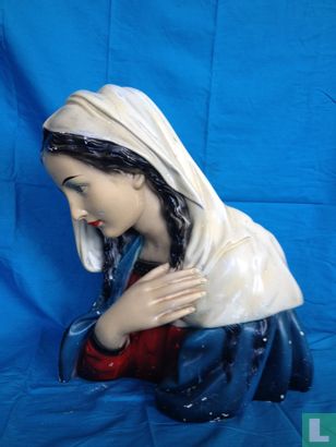 Maria borstbeeld
