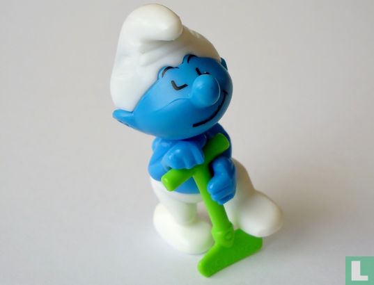 Smurf with shovel - Image 1