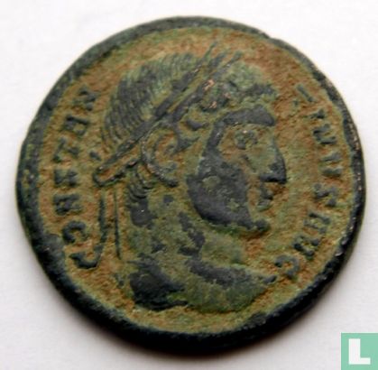  Constantijn I, AE3, 322-325 n.Chr. Geslagen te Ticinum. - Afbeelding 1